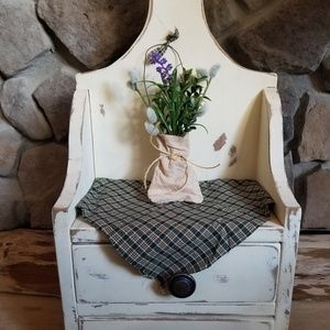 Primitive Spring Decor
